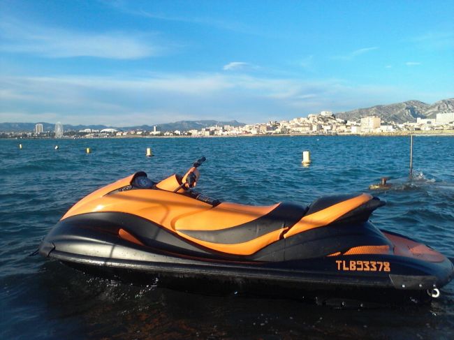 Visiter la baie de Marseille en jet ski pendant les vacances d'été